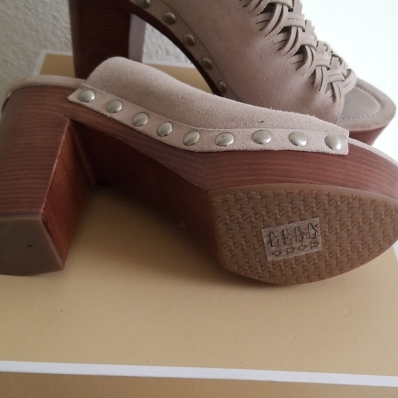 Clog - Picture 4 of 4